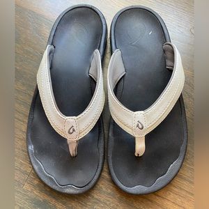 Olukai Ohana white strap sandals size 7 (37 eur)